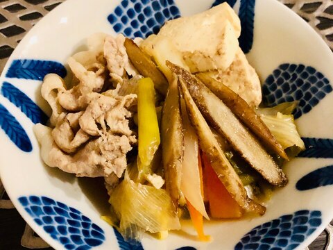 ごぼうの風味と酢が決め手☆豚肉の肉豆腐